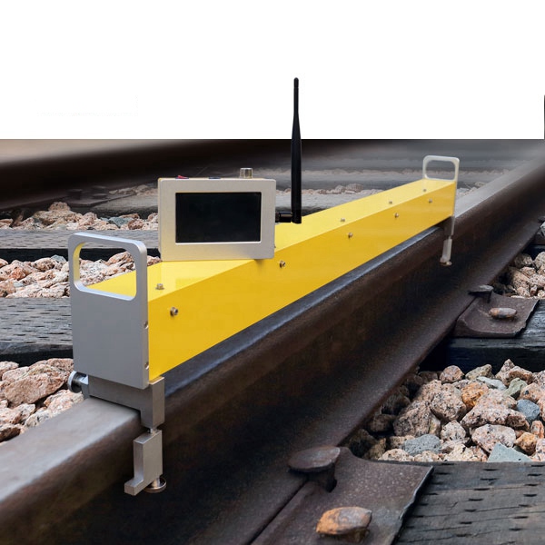 Portable laser straightness gauge